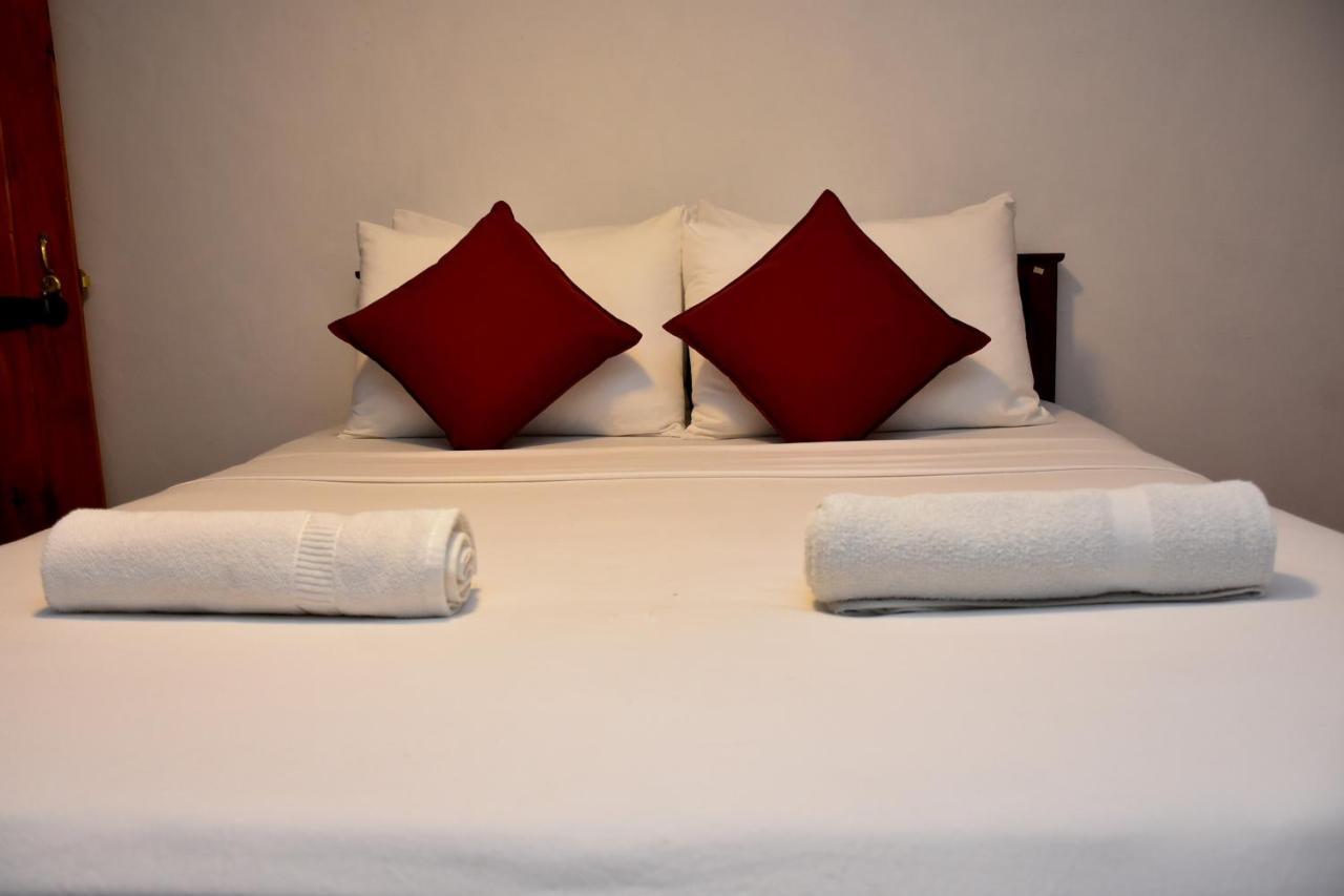 Rainforest Holiday Inn Deniyaya Eksteriør billede